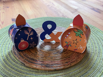 Weihnachtsgeschenk mit Personalisierung aussen und süssem Inhalt